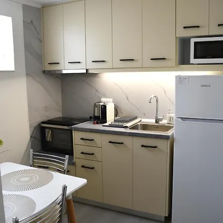 Helia 2 Apartment *